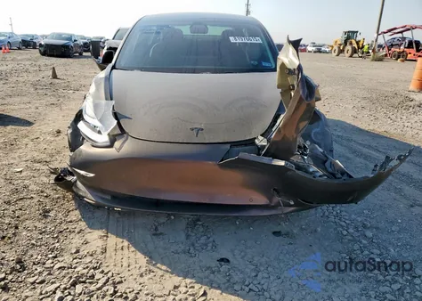 2019 Tesla Model 3 из США, поврежденный, VIN 5YJ3E1EB2KF543126